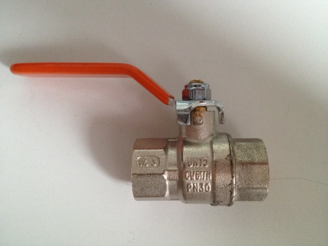VALVOLA A SFERA FEMMINA-FEMMINA CON LEVA 1/2" TEMPERATURA MAX.180